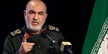 هشدار فرمانده کل سپاه به اسرائیل/ خطا کنند، پاسخ ما مخرب تر از وعده های صادق خواهد بود/ عبرت تاریخ می‌شوند