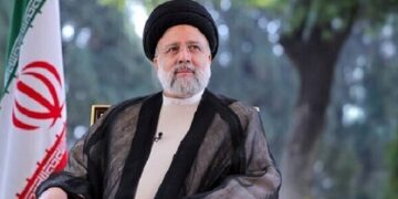 ببینید | روضه خوانی روضه حضرت عباس (ع) توسط شهید رئیسی در جلسه هیئت دولت