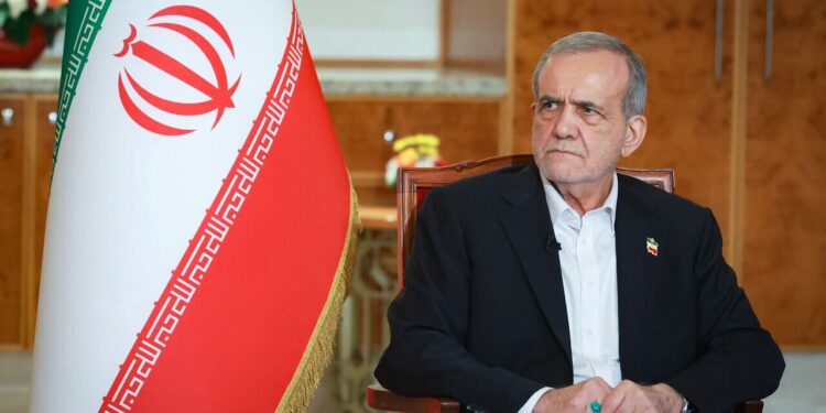 President hails Iranians for unity in funeral procession of martyrs of Israeli aggression