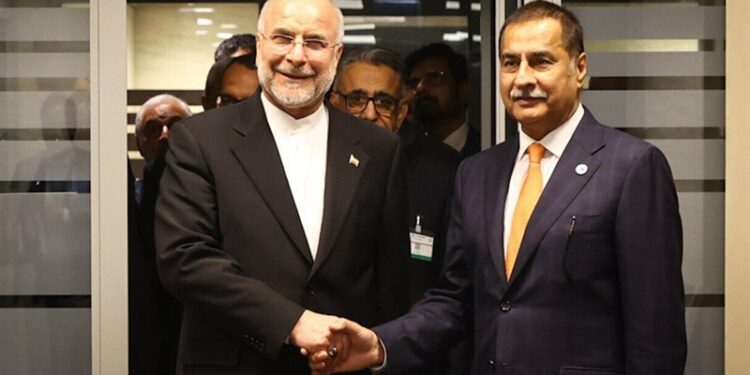 Iran, Pakistan Urge Islamic Unity against Zionist Plots