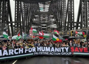 Defying Crackdown, Australians March for Palestine across Iconic Bridge