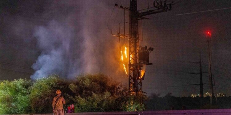 Fires, Explosions Hit Israeli Power Grid in Ramla