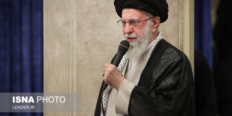 Ayatollah Khamenei offers condolences on death of iconic artist Farshchian