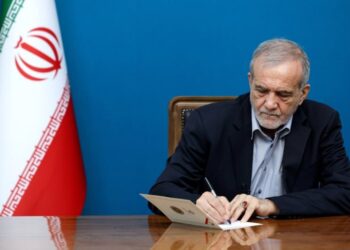 Pezeshkian: Journalist is frontline commander in defending truth