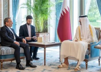 Iran FM, Qatari Emir Meet in Doha, Emphasize Bolstering Bilateral Ties