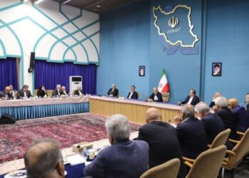 Pezeshkian: Foreign relations environment is favorable for economic activists