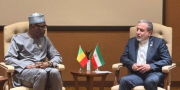 Araghchi meets counterparts from Mozambique, Mali in Kampala