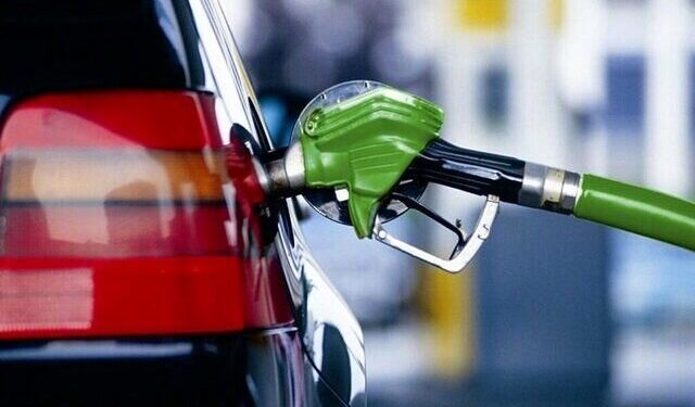 Significant Decline in Iran’s Gasoline Consumption Following Fuel Card Reform